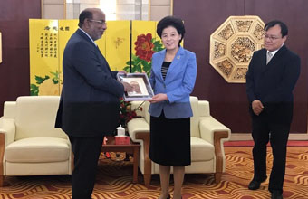 Ningxia Governor Receives SEZAD Chair